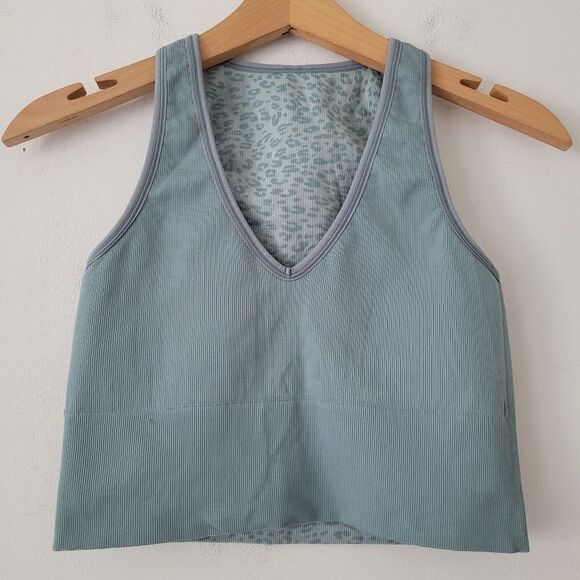 Athleta Aurora Crop Top Reversible Blue Leopard Ribbed Small - Picture 7 of 7